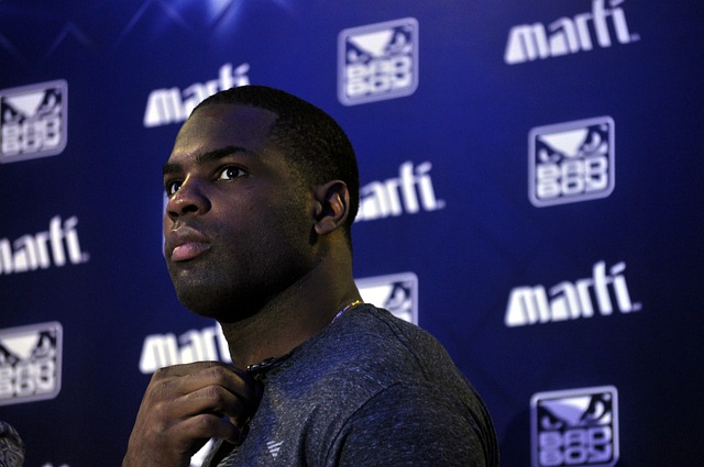 这一变化背 这一变化背